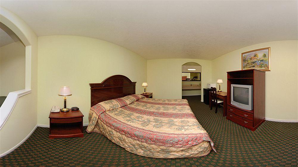 Americas Best Value Inn & Suites Hempstead Extérieur photo
