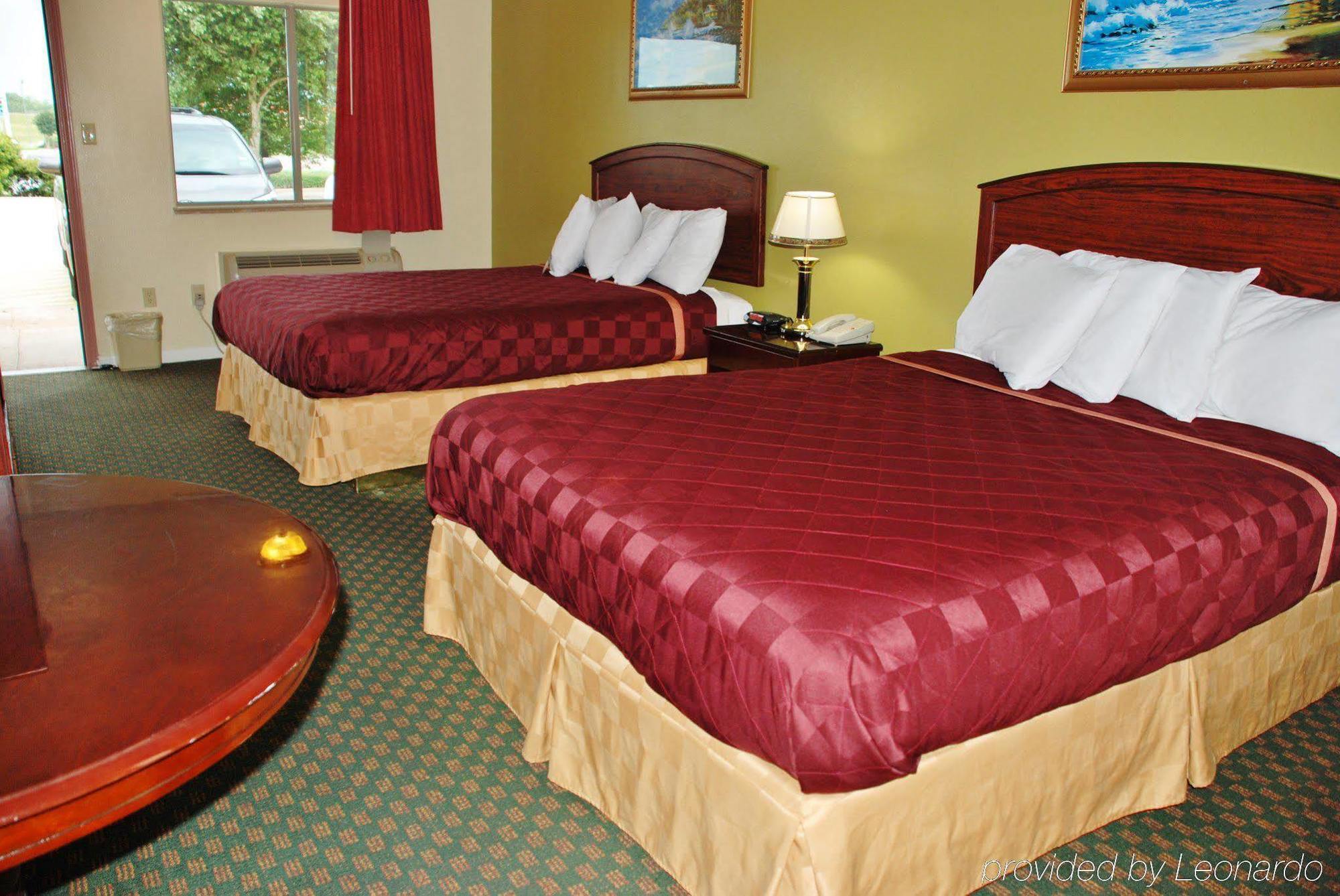 Americas Best Value Inn & Suites Hempstead Extérieur photo