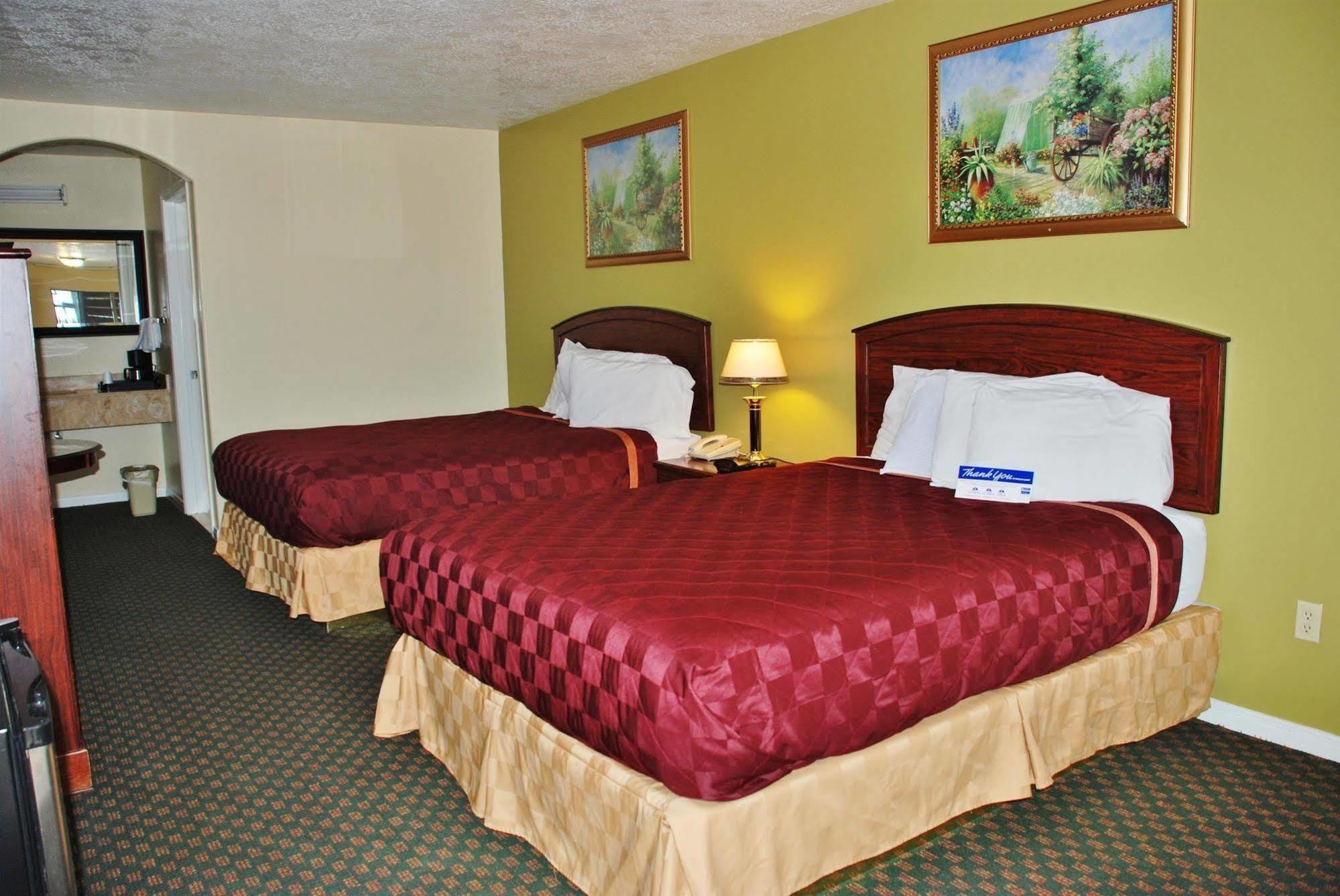 Americas Best Value Inn & Suites Hempstead Extérieur photo