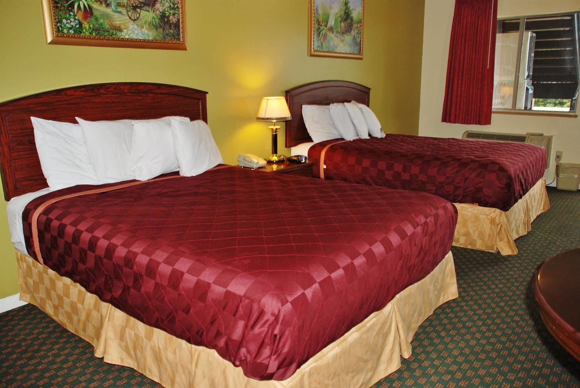 Americas Best Value Inn & Suites Hempstead Extérieur photo